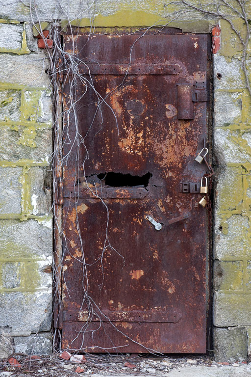 Penitentiary door
